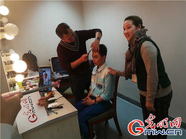 京剧《光之谷》：将现代音乐剧与传统京剧相结合