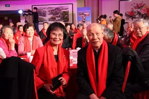 李春林副总编辑出席2015文化老人金婚庆典公益活动并致辞
