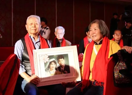 李春林副总编辑出席2015文化老人金婚庆典公益活动并致辞