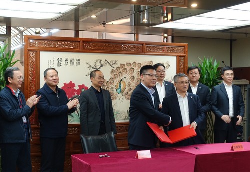 张政总编辑会见浪潮集团执行总裁王柏华一行