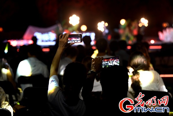 一曲乡音为家乡上分！光明网、快手等举办方言音乐会